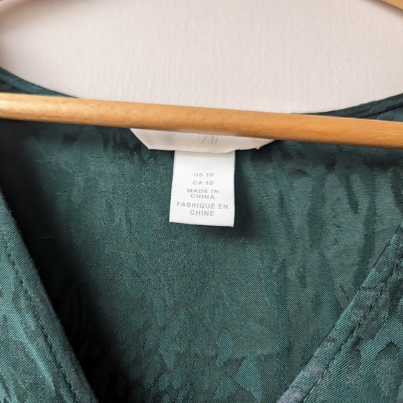 H&M Satin Jacquard Blouse - Picture 5 of 6